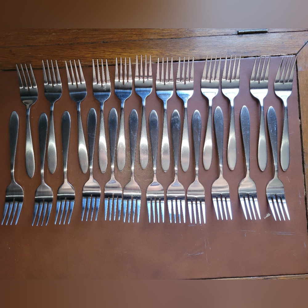 Antique Oneida 12-08 (1908) Silver Plated Silverware - 24 Forks